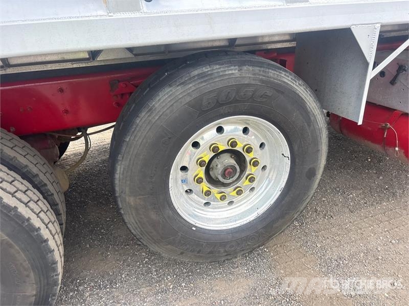 International HX520 8x4 Tri/A Dump Truck Kipper