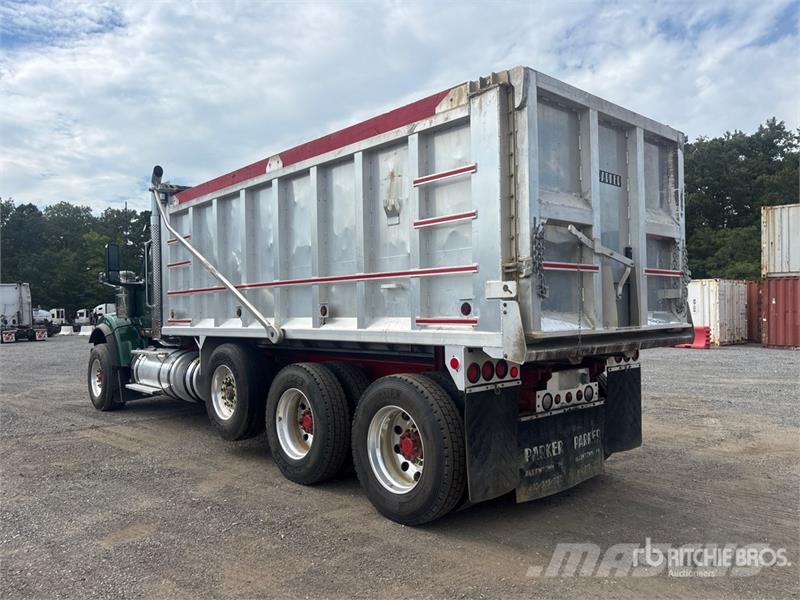International HX520 8x4 Tri/A Dump Truck Kipper