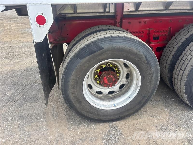 International HX520 8x4 Tri/A Dump Truck Kipper