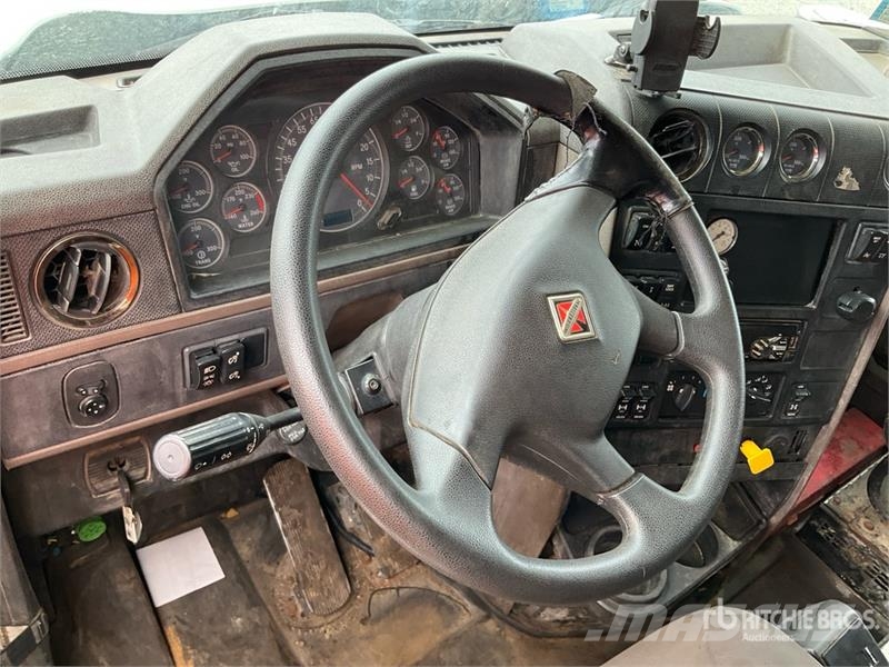 International HX520 Tri/A Dump Truck Kipper