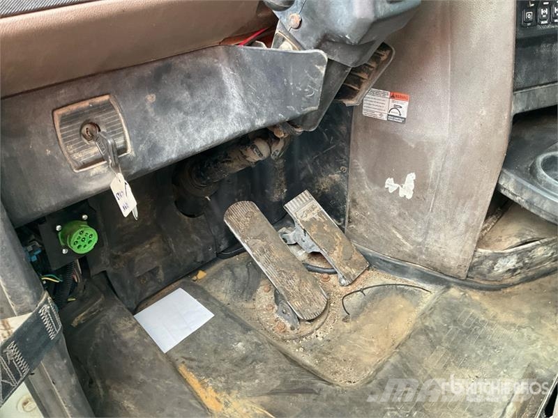 International HX520 Tri/A Dump Truck Kipper
