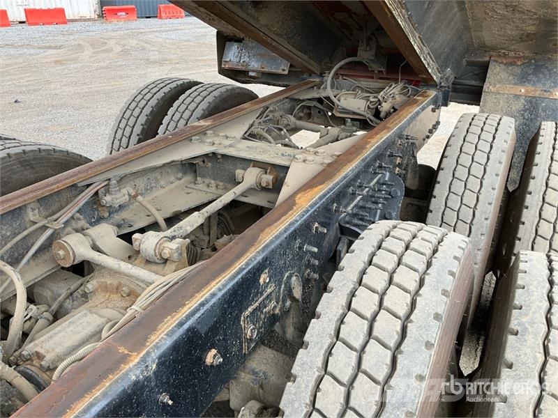 International HX520 Tri/A Dump Truck Kipper