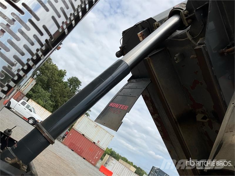 International HX520 Tri/A Dump Truck Kipper