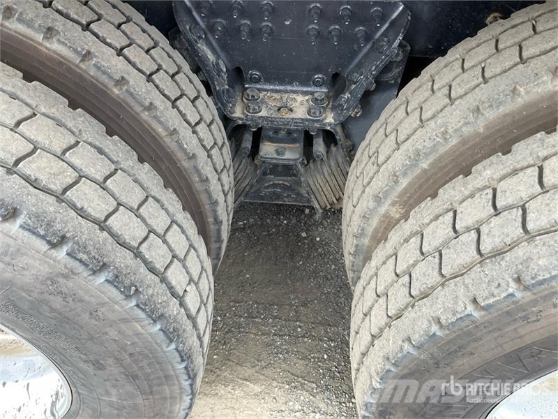 International HX520 Tri/A Dump Truck Kipper