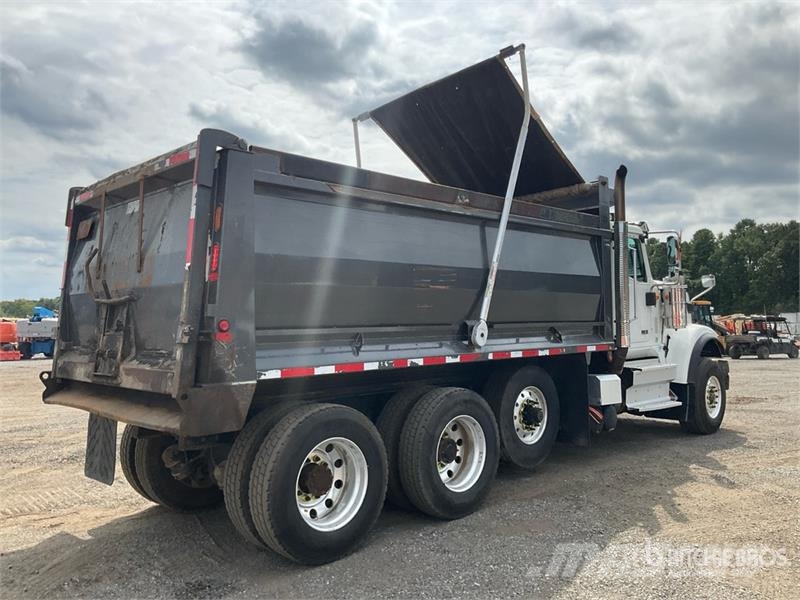 International HX520 Tri/A Dump Truck Kipper