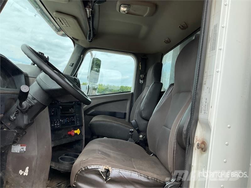 International HX520 Tri/A Dump Truck Kipper