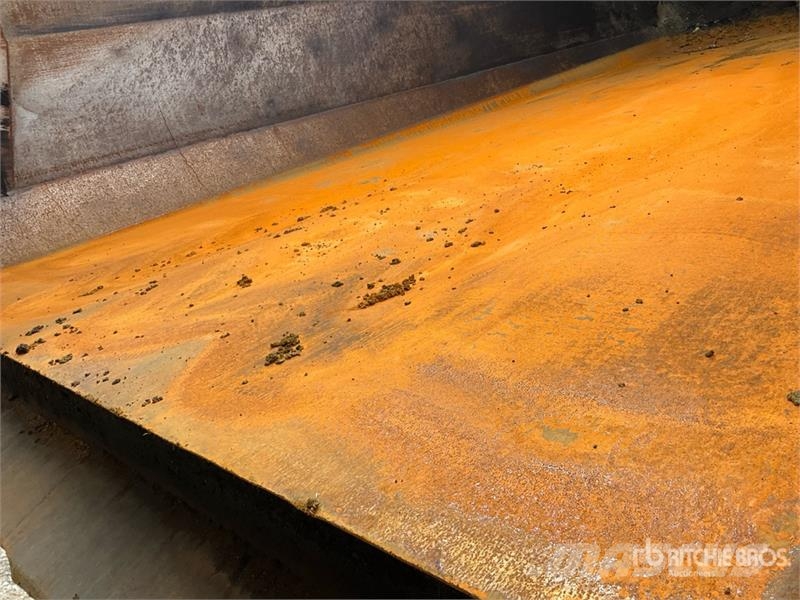 International HX520 Tri/A Dump Truck Kipper
