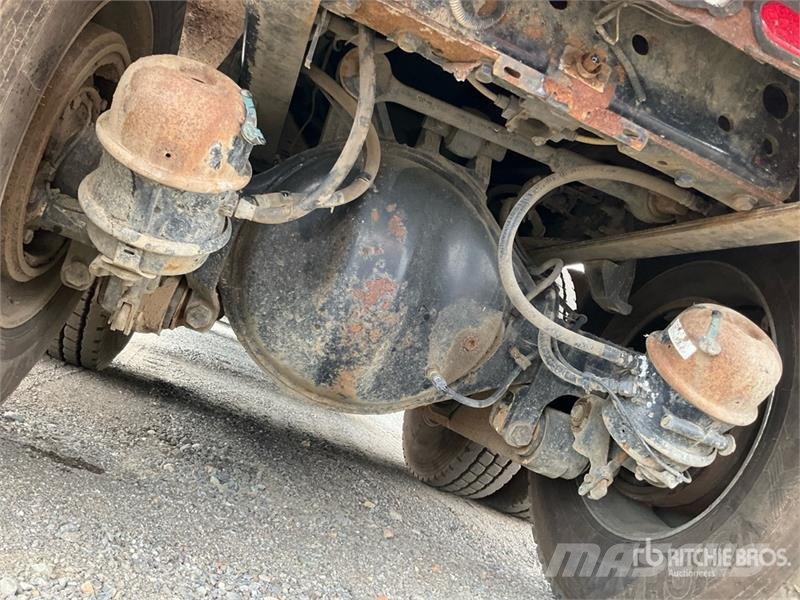 International HX520 Tri/A Dump Truck Kipper