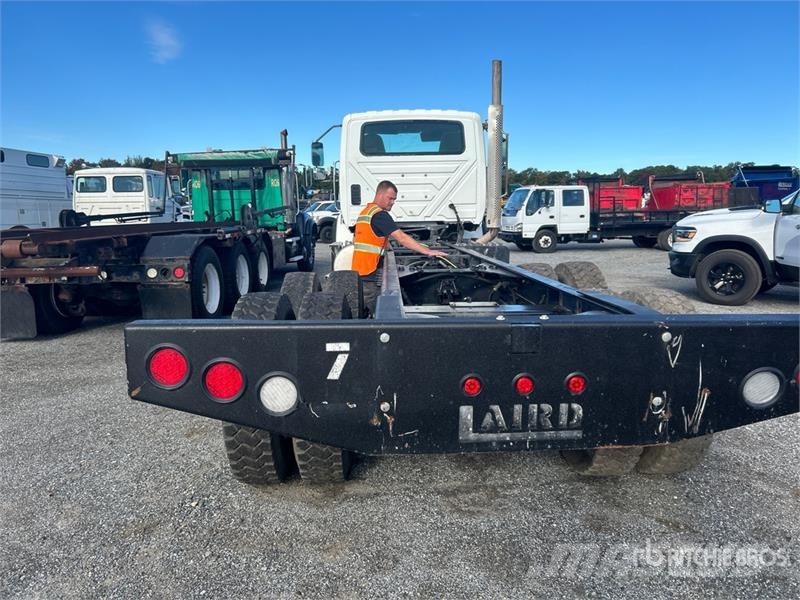 International HX620 6x4 Cab and Chassis (Inoperable) Ohjaamot ja sisustat