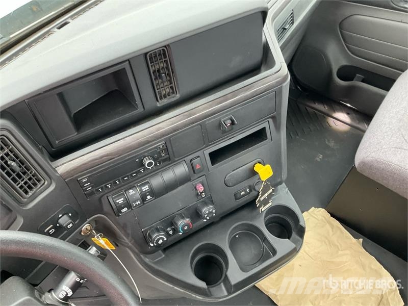 International HX620 6x4 Cab and Chassis Cabins and interior