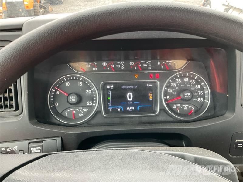 International HX620 6x4 Cab and Chassis Cabins and interior