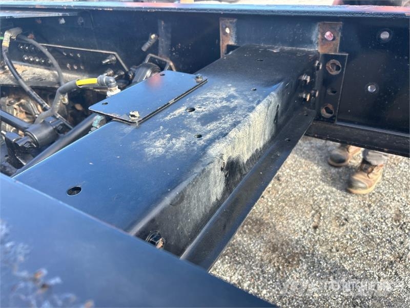 International HX620 6x4 Cab and Chassis (Inoperable) Ohjaamot ja sisustat