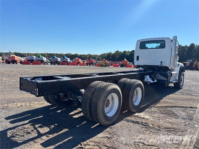International HX620 6x4 Cab and Chassis Kabiner og interiør