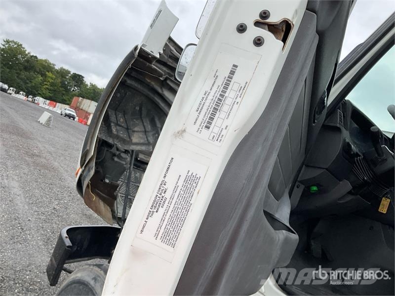International HX620 6x4 Cab and Chassis Cabins and interior