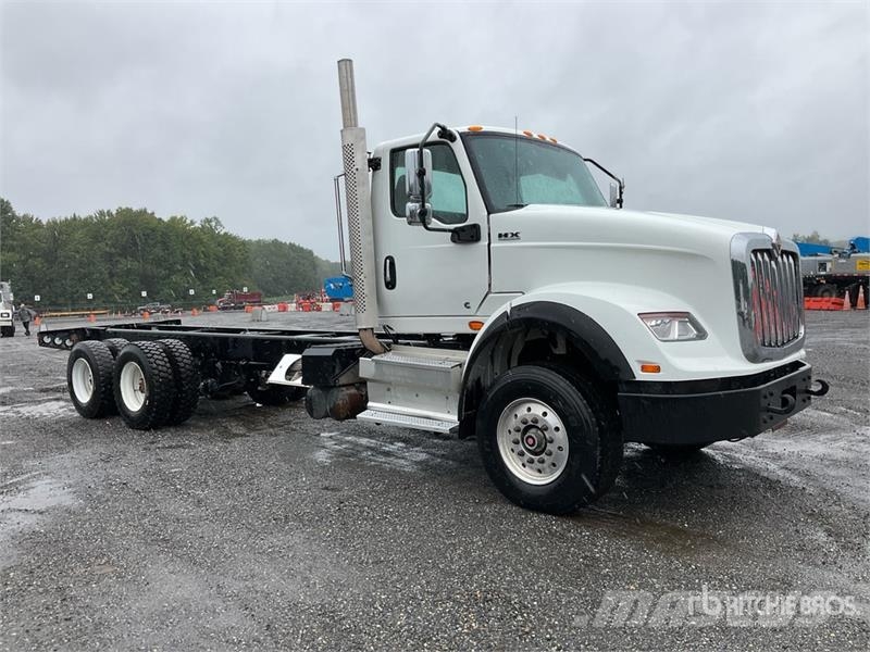 International HX620 6x4 Cab and Chassis Cabine e interni