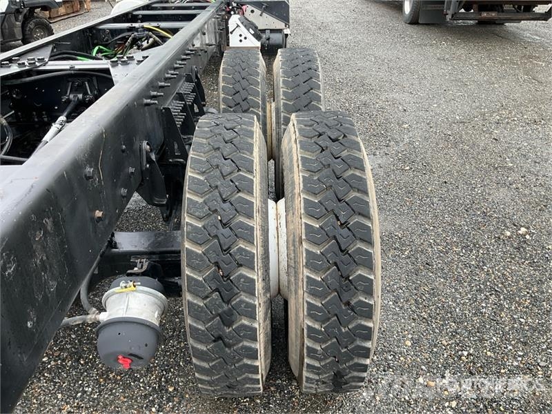 International HX620 6x4 Cab and Chassis Cabins and interior