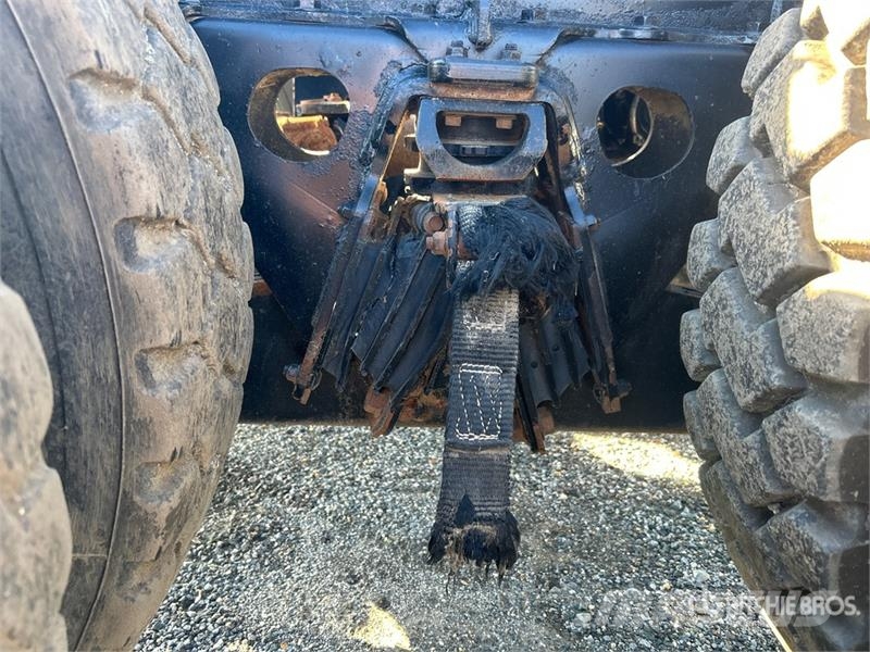 International HX620 SBA 6x4 Cab and Chassis (Inoperable) Ohjaamot ja sisustat