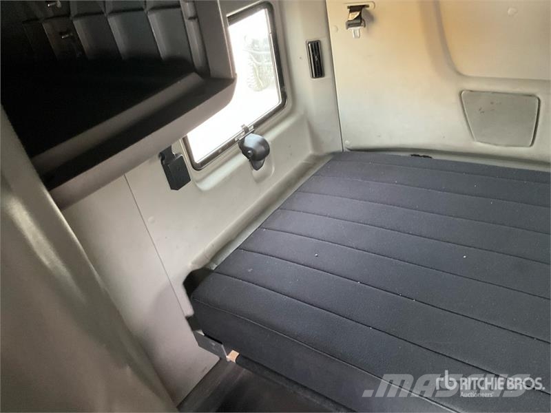 International LT625 Седельные тягачи