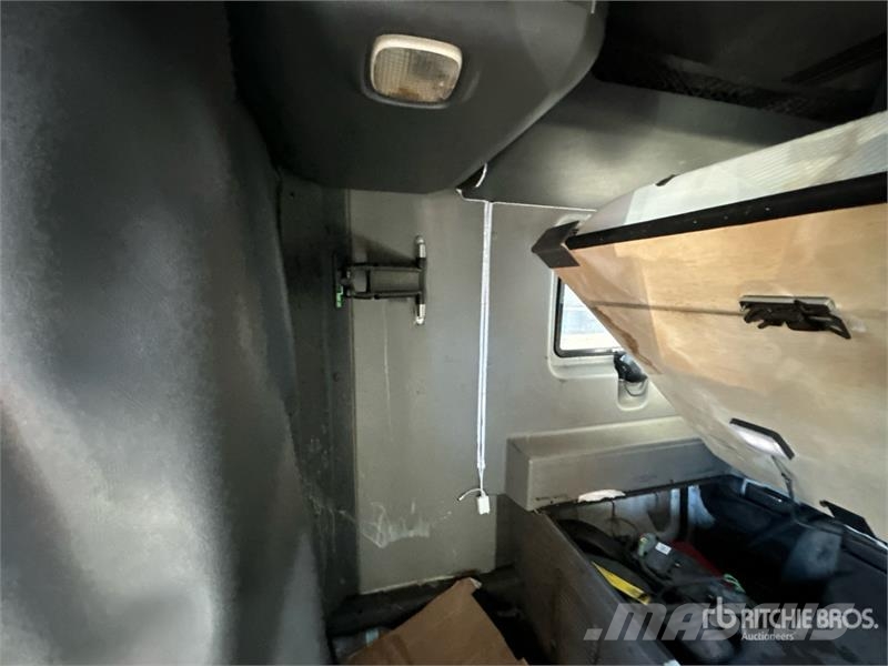 International LT625 Седельные тягачи