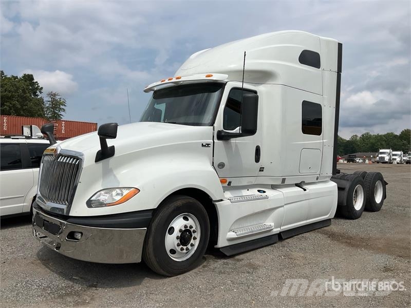 International LT625 Седельные тягачи