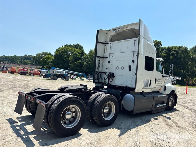 International LT625 Truck Tractor Units