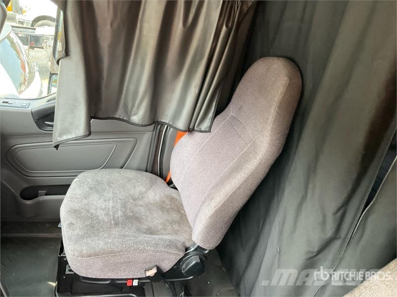 International LT625 Седельные тягачи
