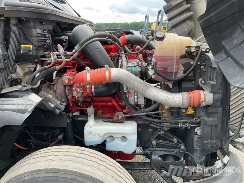 International LT625 Седельные тягачи