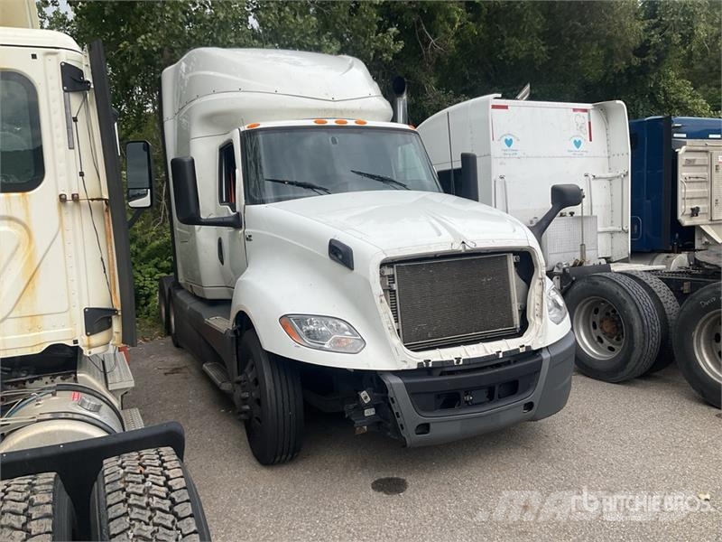 International LT625 وحدات الجر