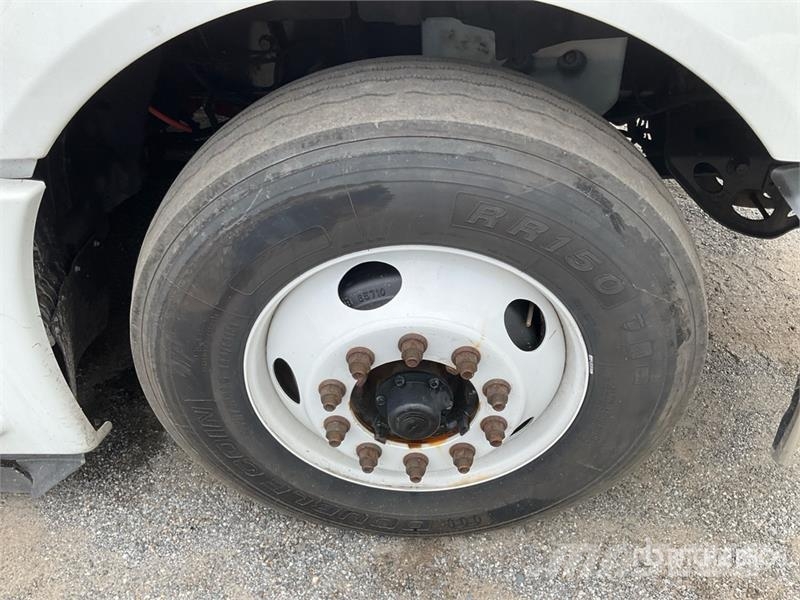 International LT625 Седельные тягачи