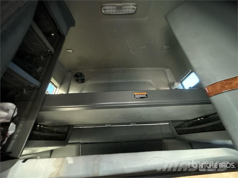 International LT625 Седельные тягачи