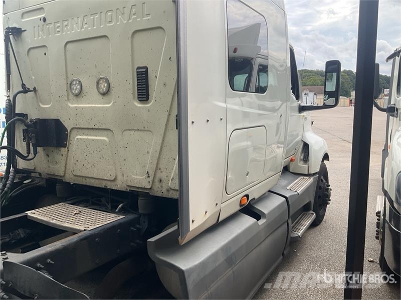 International LT625 وحدات الجر