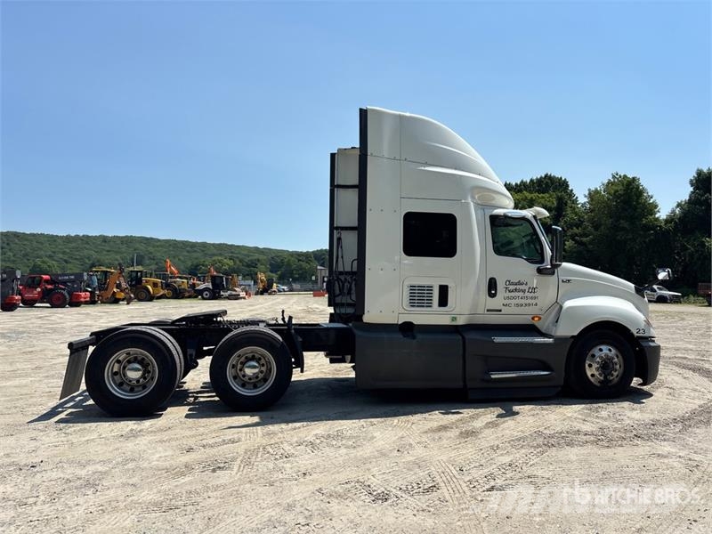 International LT625 Truck Tractor Units
