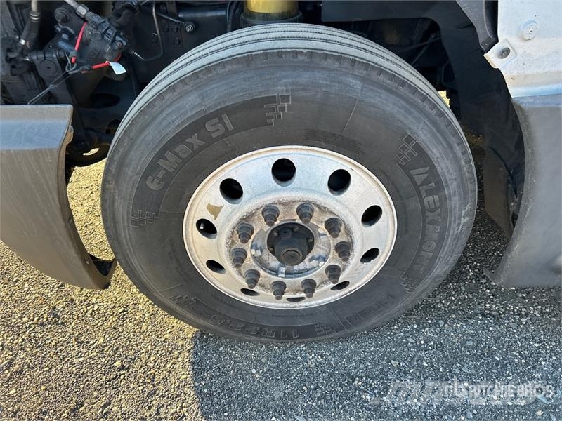 International LT625 Седельные тягачи