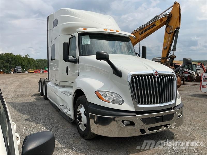 International LT625 Седельные тягачи