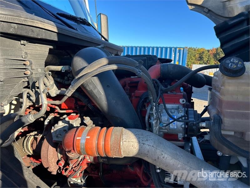 International LT625 Седельные тягачи