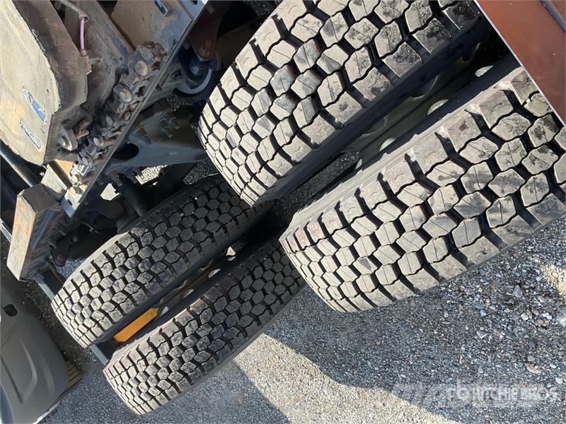 International LT625 6x4 T/A Day Cab Truck Tractor Trekkvogner