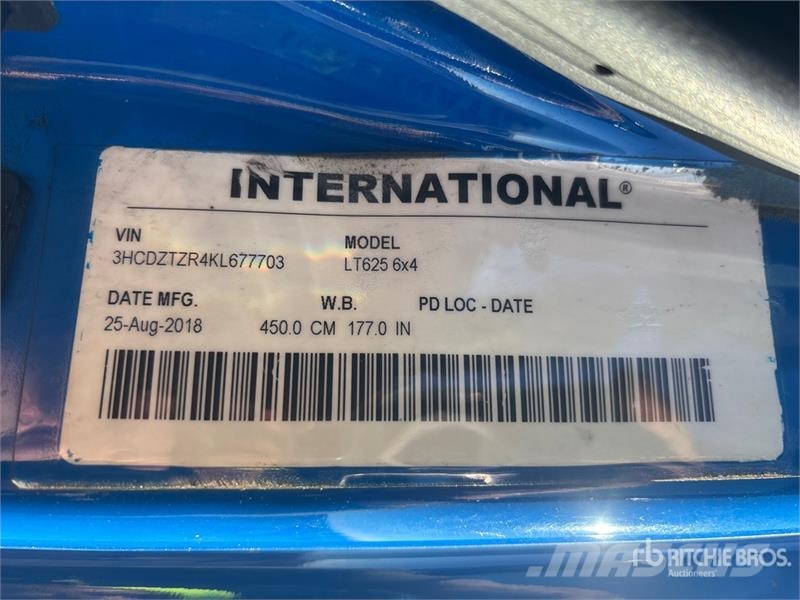 International LT625 6x4 T/A Day Cab Truck Tractor Седельные тягачи