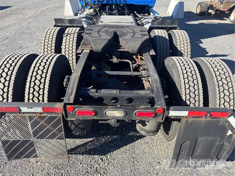 International LT625 6x4 T/A Day Cab Truck Tractor Седельные тягачи
