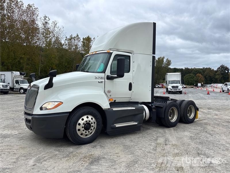 International LT625 6x4 T/A Day Cab Truck Tractor 牵引车