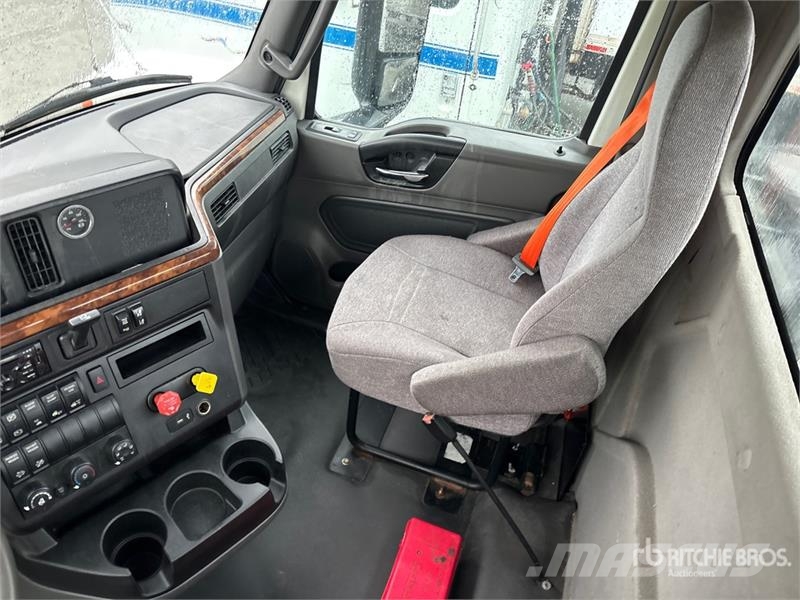 International LT625 6x4 T/A Day Cab Truck Tractor Prime Movers