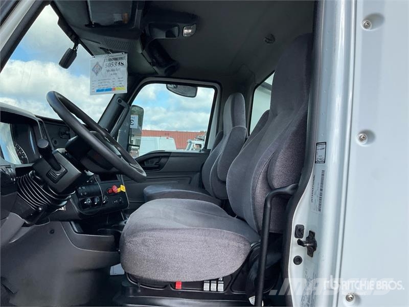 International LT625 6x4 T/A Day Cab Truck Tractor Traktorske jedinice