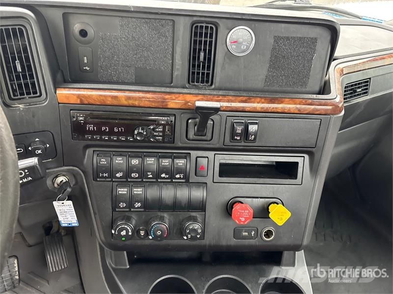 International LT625 6x4 T/A Day Cab Truck Tractor Prime Movers