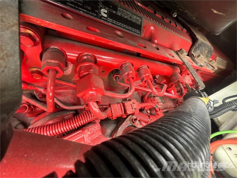 International LT625 6x4 T/A Day Cab Truck Tractor 牵引车
