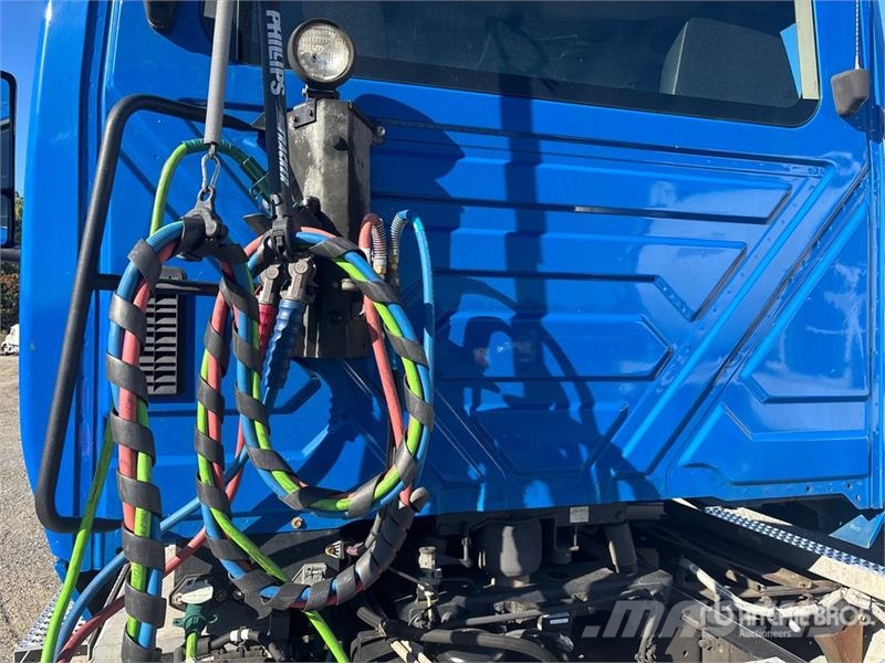 International LT625 6x4 T/A Day Cab Truck Tractor Седельные тягачи