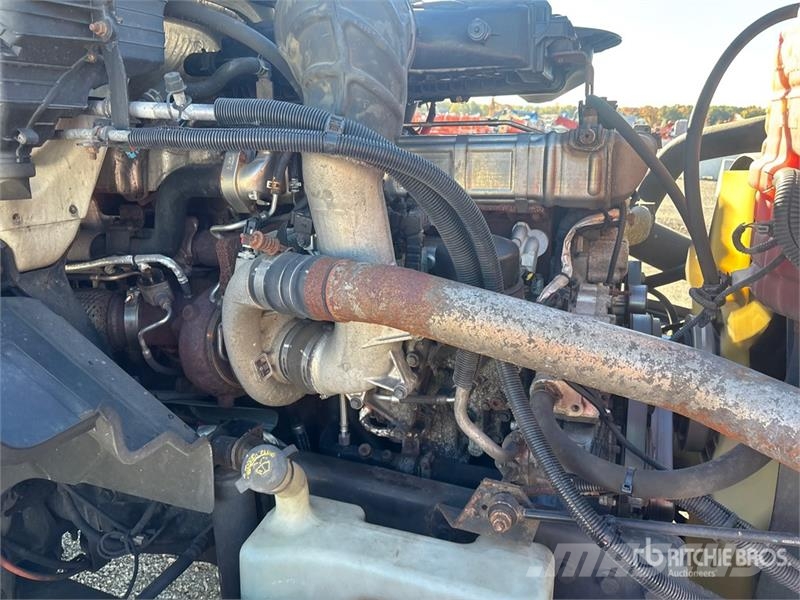 International LT625 6x4 T/A Day Cab Truck Tractor Седельные тягачи
