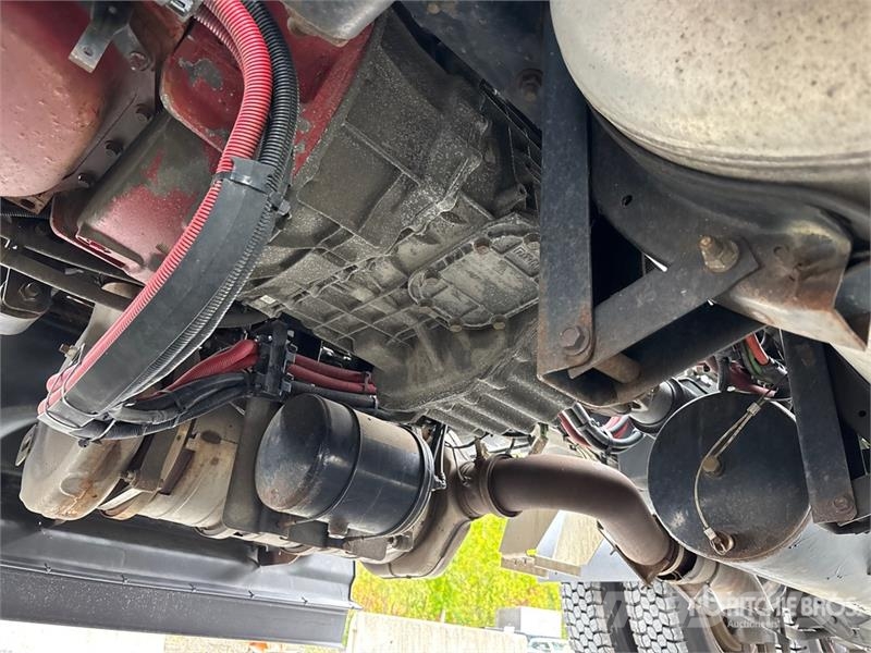 International LT625 6x4 T/A Day Cab Truck Tractor 牵引车