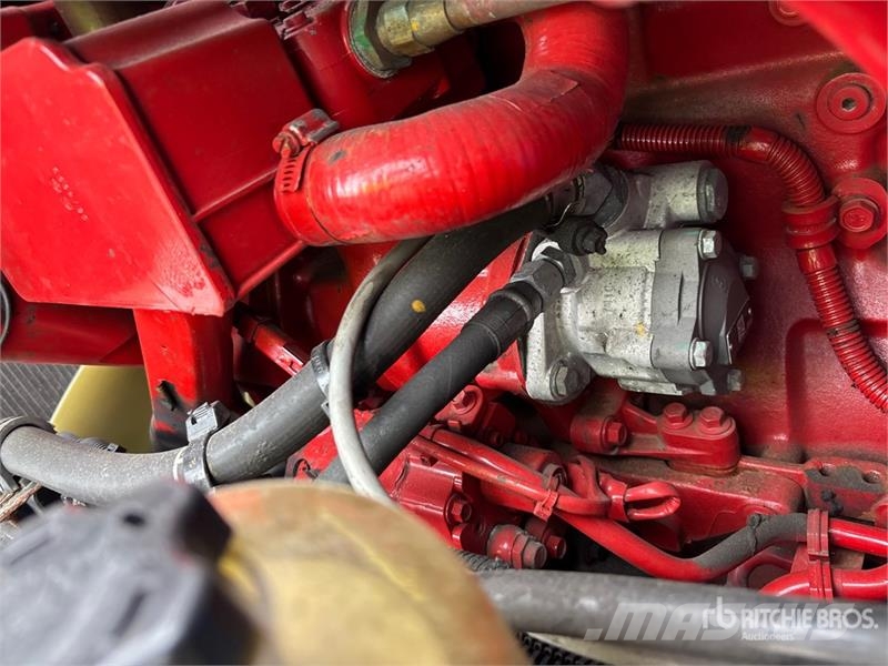 International LT625 6x4 T/A Day Cab Truck Tractor 牵引车