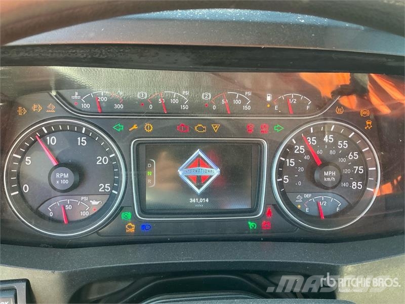 International LT625 6x4 T/A Day Cab Truck Tractor Truck Tractor Units