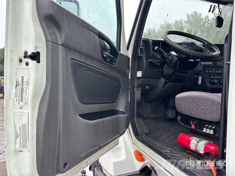 International LT625 6x4 T/A Day Cab Truck Tractor Prime Movers