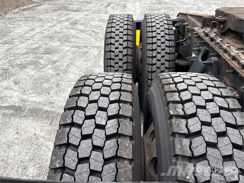 International LT625 6x4 T/A Day Cab Truck Tractor 牵引车